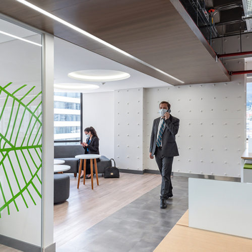 Arquitectura oficinas Produbanco Ecuador por Contract Workplaces