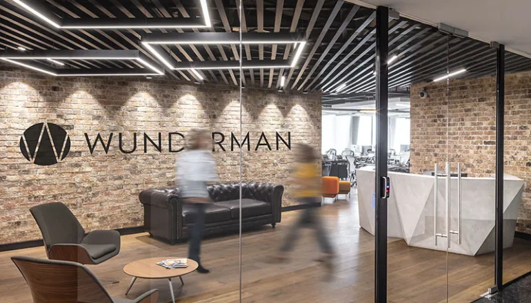 Remodelación de oficinas de WPP México por Contract Workplaces