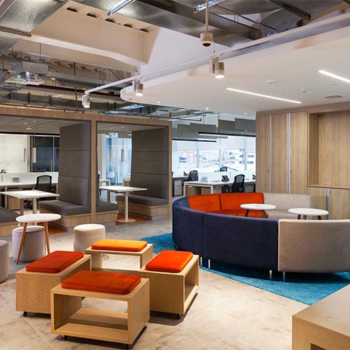 Equivida Ecuador Diseño de Oficinas Contract Workplaces