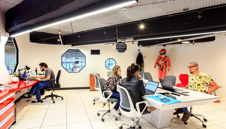 Caso de éxito de diseño de oficinas de Geometry Global