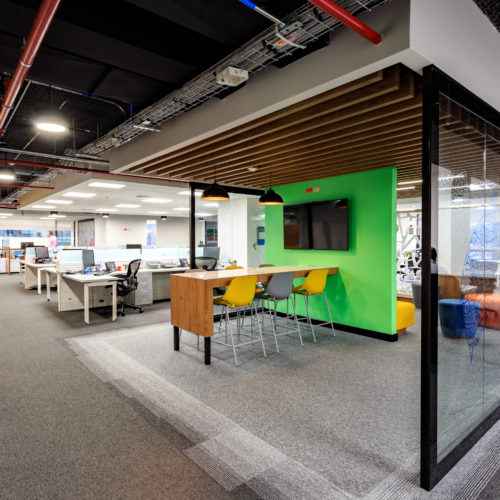 Diseño de oficinas modernas de Corteva Colombia por Contract Workplaces