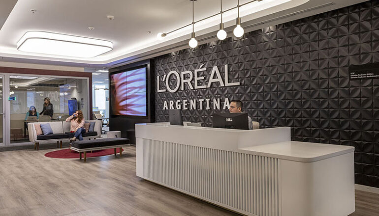 Arquitectura de interiores de oficina Loreal Argentina por Contract Workplaces