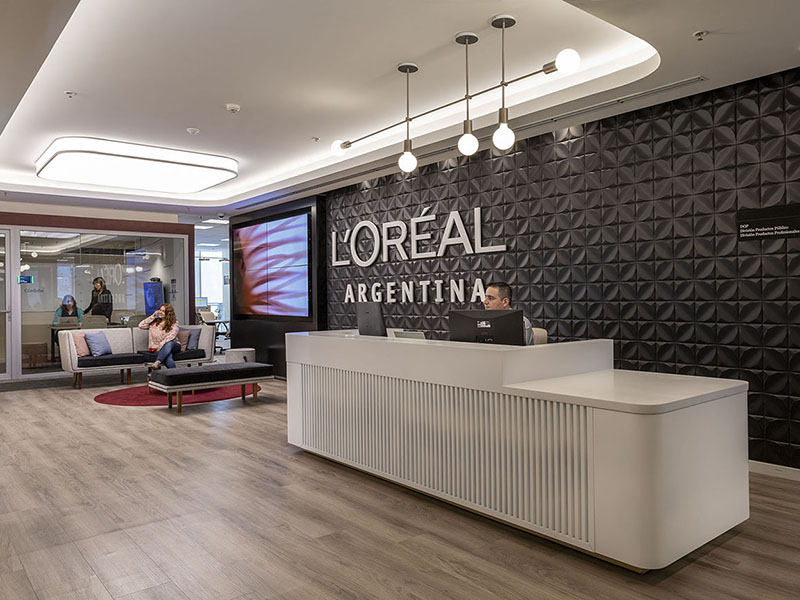 Arquitectura de interiores de oficina Loreal Argentina por Contract Workplaces
