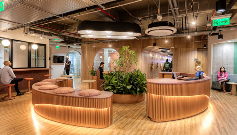 Modernas oficinas Sony Music por Contract Workplaces