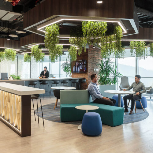 Diseño de oficinas modernas y arquitectura corporativa por Contract Workplaces