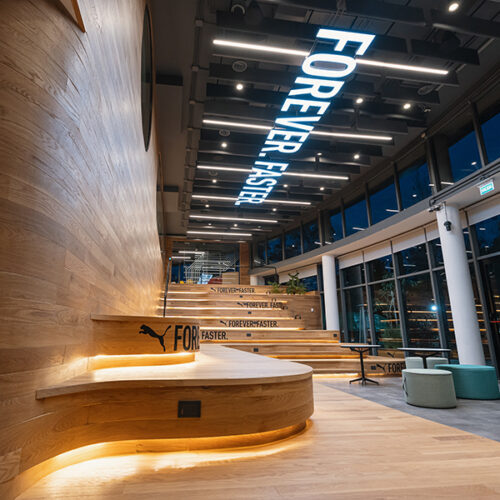 Diseño de oficinas Puma Argentina por Contract Workplaces