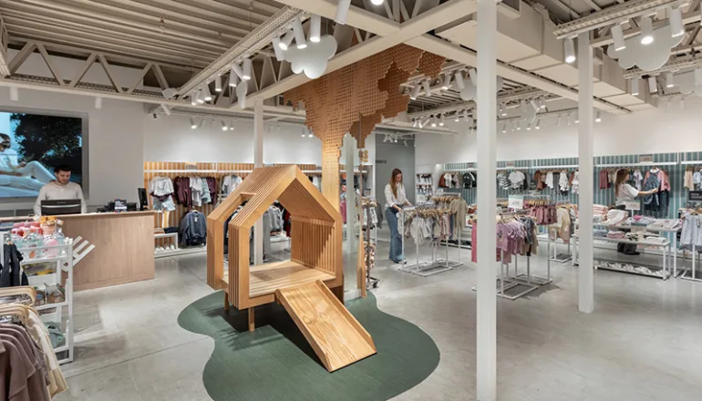 Arquitectura de retail de BAS Uruguay por Contract Workplaces