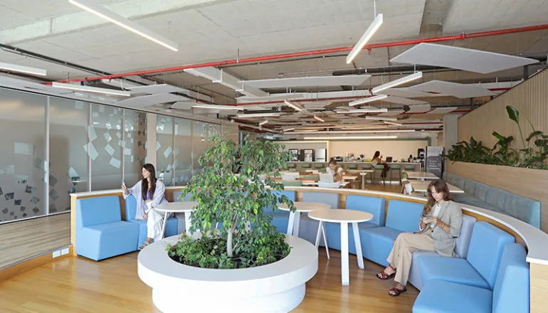 Diseño de oficinas de YPF Luz Argentina por Contract Workplaces
